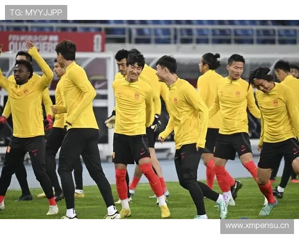 张琳芃一出门就是豪车开路护卫队，这是走红毯还是去踢球？